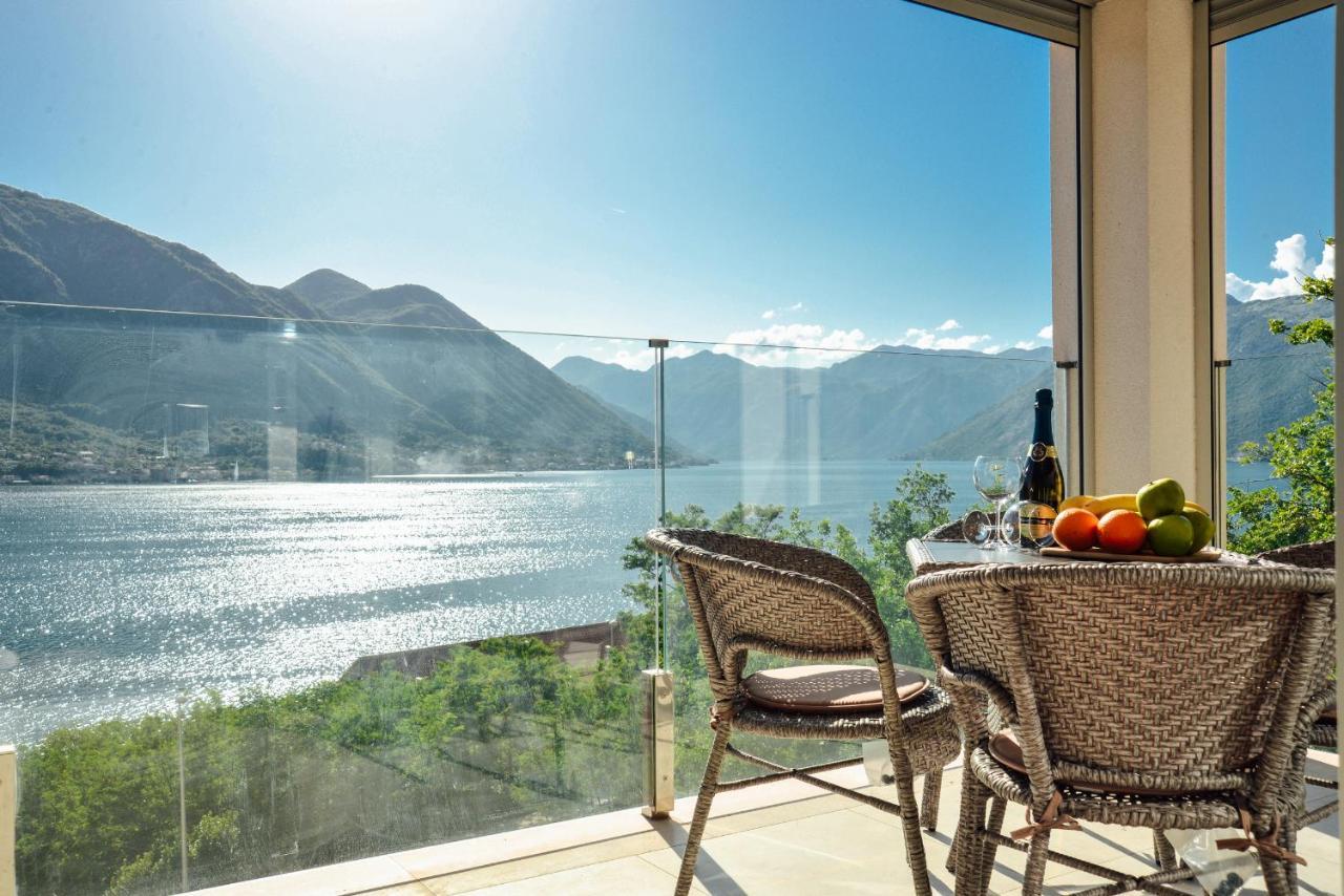 Ily Apartment With Sea View Kotor Extérieur photo